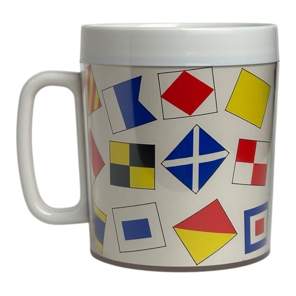 Vintage Royal Crest World Flags Plastic Mug 90s Political Flags Coffee Tea Cup - Picture 2 of 7